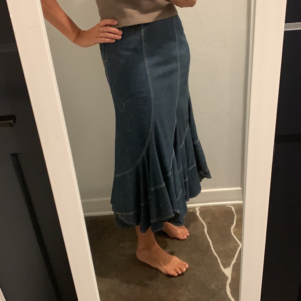 Live A Little elegant long denim skirt with ruffles - Picture 7 of 8